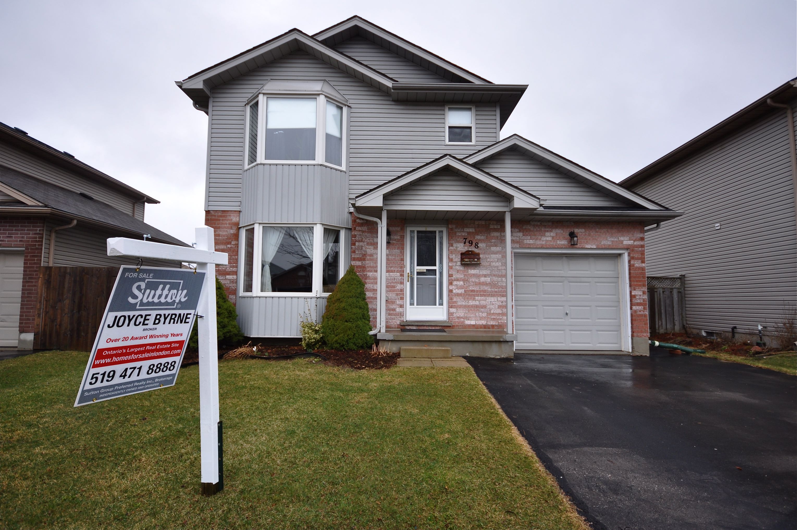 Lovely 2 storey located on large privacy fenced lot