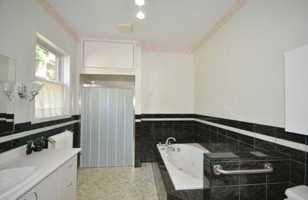 Newer Ensuite with Whirlpool on Main